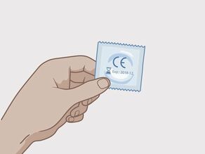 Проверете дали срокът на годност вече не е изтекъл. Използвайте само презервативи с етикет за качество CE върху опаковката.