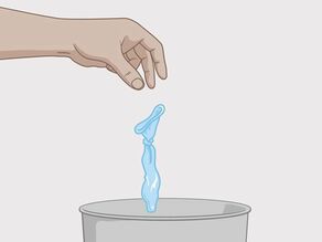 Lidheni prezervativin te buza në nyjë për të parandaluar spermën të derdhet jashtë. Hidheni prezervativin e përdorur në një kosh plehrash.